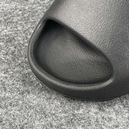 Yeezy Slides 'Onyx'