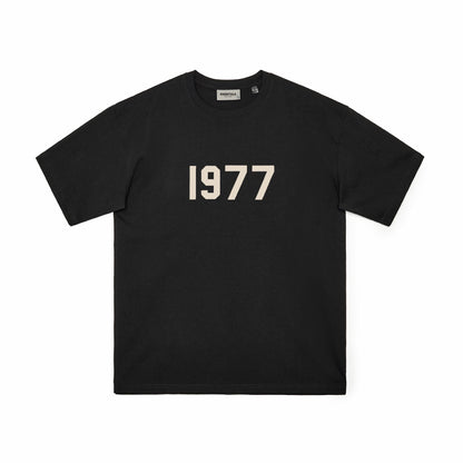 Vintage 1977 Graphic Oversized T-Shirt