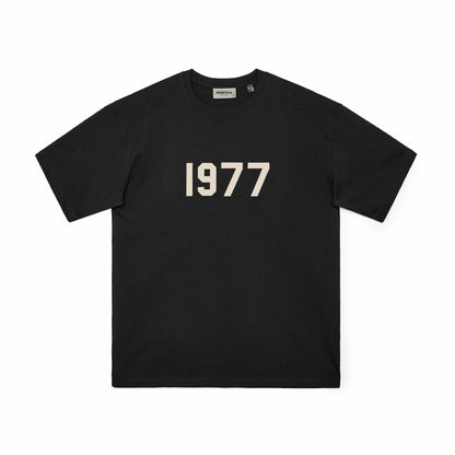 Vintage 1977 Graphic Oversized T-Shirt
