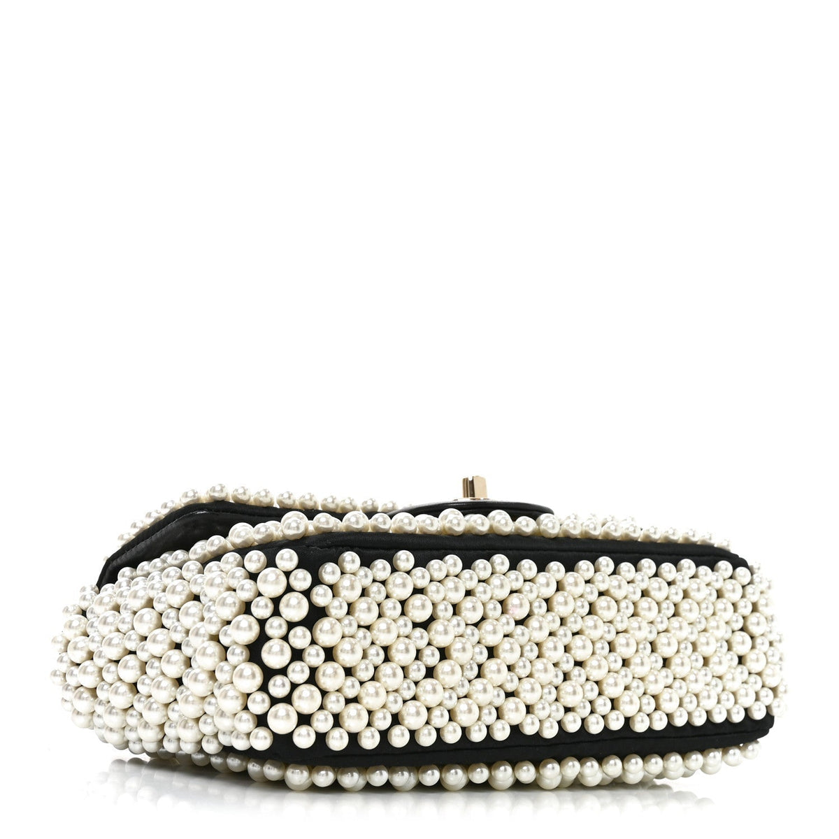 Lambskin Pearl On Flap Black