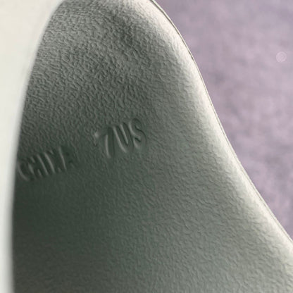 Yeezy Slides 'Salt'