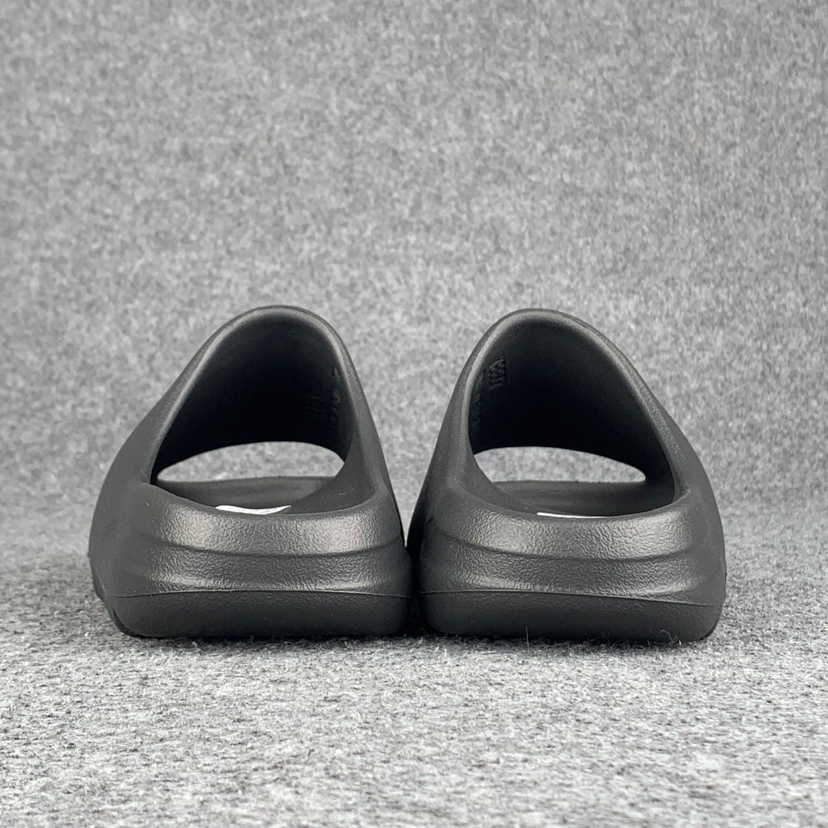Yeezy Slides 'Onyx'