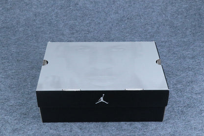 Air Jordan 4 Retro 'Toro Bravo' 2026