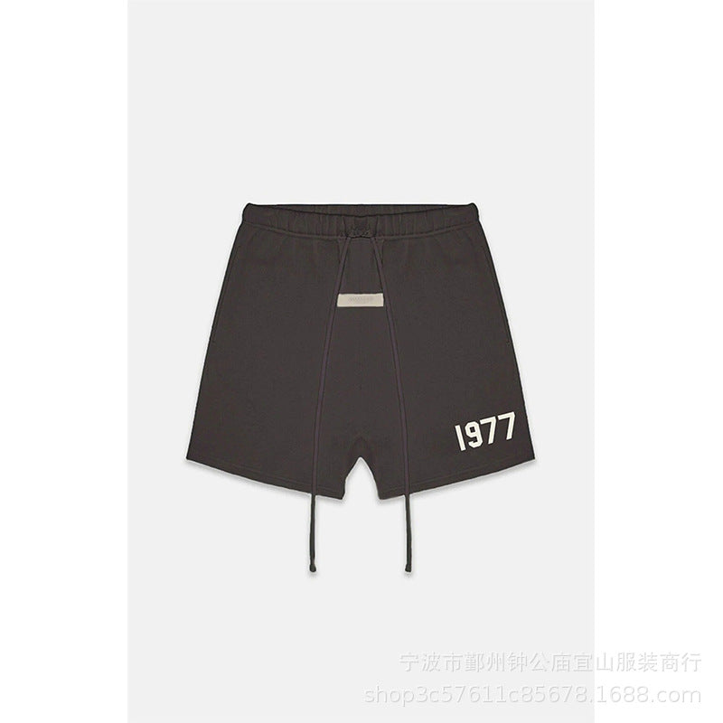 Vintage 1977 Graphic Sweat Shorts – Relaxed Fit Casual Streetwear Shorts