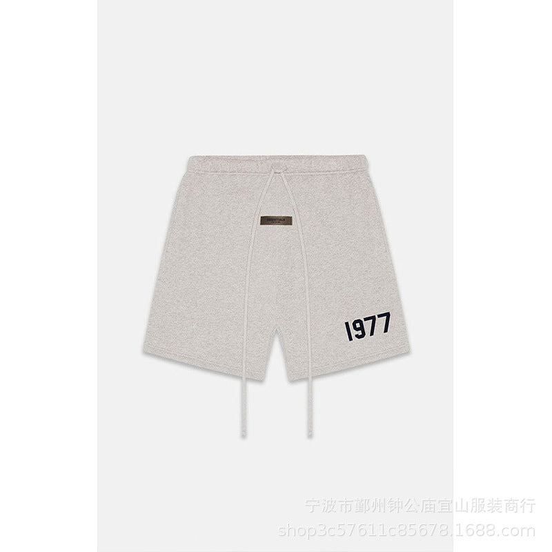 Vintage 1977 Graphic Sweat Shorts – Relaxed Fit Casual Streetwear Shorts