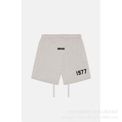 Vintage 1977 Graphic Sweat Shorts – Relaxed Fit Casual Streetwear Shorts