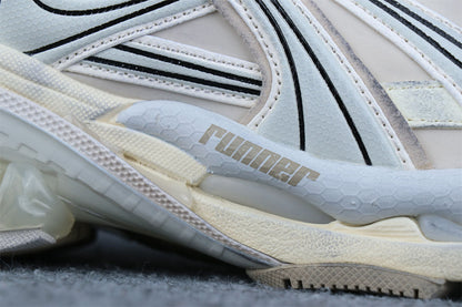 Balenciaga Wmns Runner 'Worn-Out - Beige'