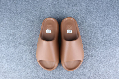 Yeezy Slides 'Flax'