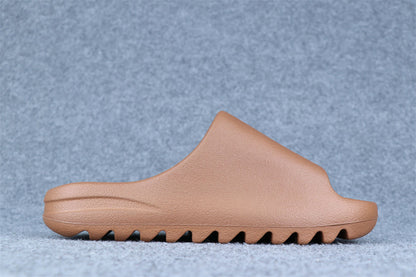 Yeezy Slides 'Flax'