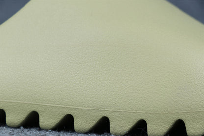 Yeezy Slides 'Resin'